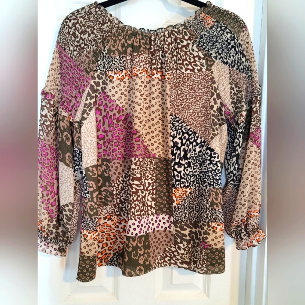 Maurice's Woman's leopard pattern floral blouse w/ 3/4 sleeve Medium